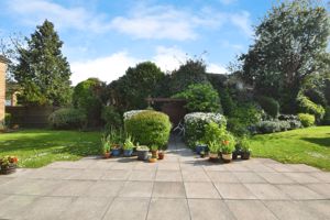 COMMUNAL PATIO- click for photo gallery